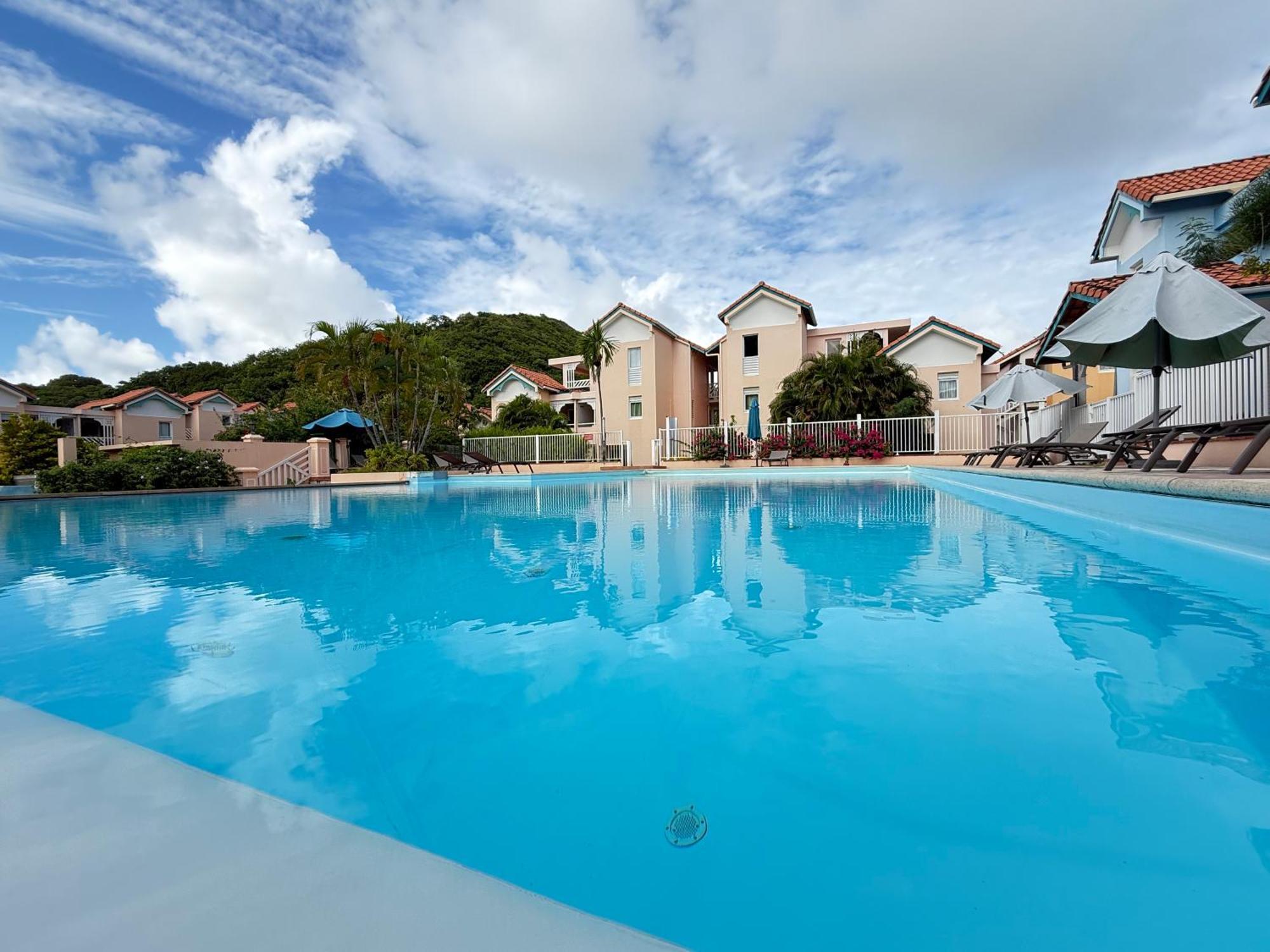 Studio Oasis - Piscine Et Proche Des Plages Appartement Sainte-Anne Buitenkant foto